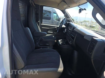 2024 GMC Savana 2500 Cargo Van 1WT 135.0" WB - miniatura 18