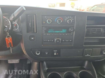 2024 GMC Savana 2500 Cargo Van 1WT 135.0" WB - miniatura 10
