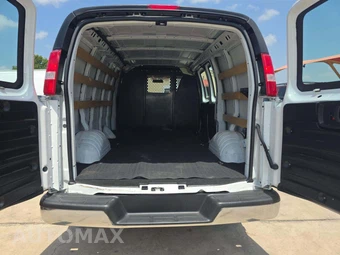 2024 GMC Savana 2500 Cargo Van 1WT 135.0" WB - miniatura 13
