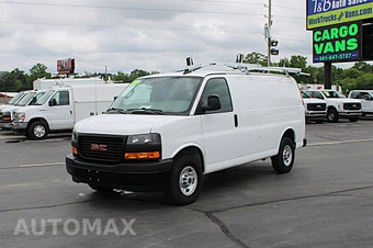 2024 GMC Savana 2500 Cargo Van 1WT 135.0" WB - miniatura 2