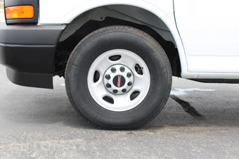 2024 GMC Savana 2500 Cargo Van 1WT 135.0" WB - miniatura 36