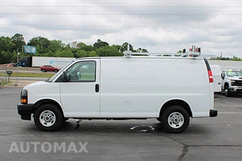 2024 GMC Savana 2500 Cargo Van 1WT 135.0" WB - miniatura 6