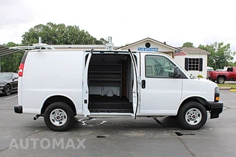 2024 GMC Savana 2500 Cargo Van 1WT 135.0" WB - miniatura 8
