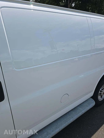 2024 GMC Savana 2500 Cargo Van 1WT 135.0" WB - miniatura 12