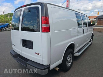 2024 GMC Savana 2500 Cargo Van 1WT 135.0" WB - miniatura 3