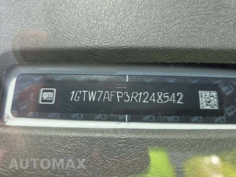 2024 GMC Savana 2500 Cargo Van 1WT 135.0" WB - miniatura 5