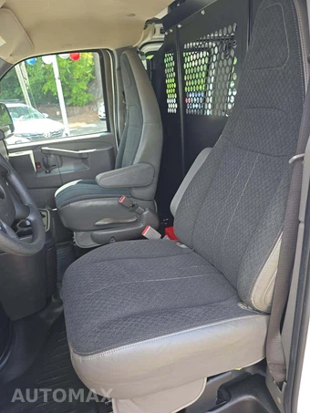 2024 GMC Savana 2500 Cargo Van 1WT 135.0" WB - miniatura 6