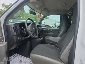2024 GMC Savana 2500 Cargo Van 1WT 135.0" WB - miniatura 13