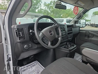 2024 GMC Savana 2500 Cargo Van 1WT 135.0" WB - miniatura 14