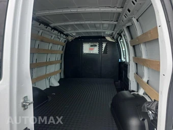 2024 GMC Savana 2500 Cargo Van 1WT 135.0" WB - miniatura 19