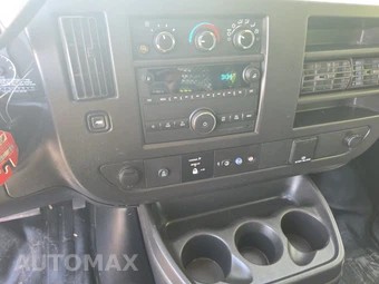 2024 GMC Savana 2500 Cargo Van 1WT 135.0" WB - miniatura 11