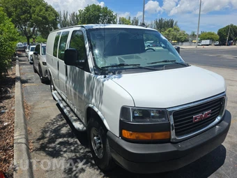 2024 GMC Savana 2500 Cargo Van 1WT 135.0" WB - miniatura 3