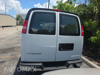 2024 GMC Savana 2500 Cargo Van 1WT 135.0" WB - miniatura 5