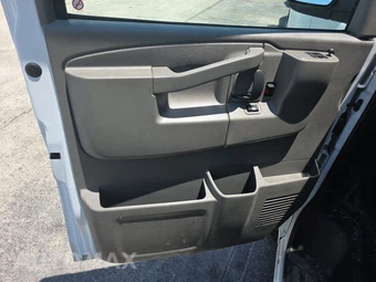 2024 GMC Savana 2500 Cargo Van 1WT 135.0" WB - miniatura 9