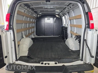 2024 GMC Savana 2500 Cargo Van 1WT 135.0" WB - miniatura 15