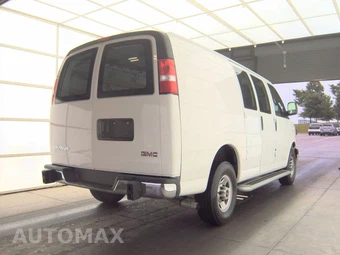 2024 GMC Savana 2500 Cargo Van 1WT 135.0" WB - miniatura 4