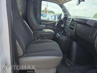 2024 GMC Savana 2500 Cargo Van 1WT 135.0" WB - miniatura 17