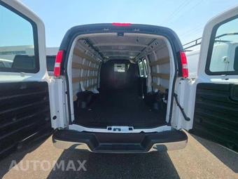 2024 GMC Savana 2500 Cargo Van 1WT 135.0" WB - miniatura 12