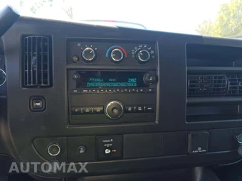 2024 GMC Savana 2500 Cargo Van 1WT 135.0" WB - miniatura 10