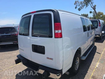 2024 GMC Savana 2500 Cargo Van 1WT 135.0" WB - miniatura 3