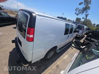 2024 GMC Savana 2500 Cargo Van 1WT 135.0" WB - miniatura 4