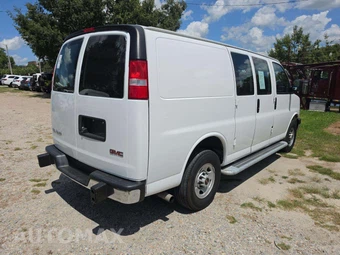 2024 GMC Savana 2500 Cargo Van 1WT 135.0" WB - miniatura 3