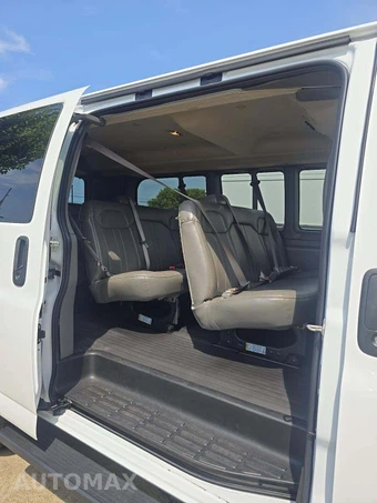 2024 GMC Savana 2500 Passenger Van LS 1LS 135.2" WB - miniatura 15