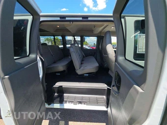 2024 GMC Savana 3500 Passenger Van LS 1LS 155.1" WB - miniatura 16