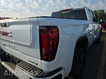 2024 GMC Sierra 1500 AT4 Crew Cab Medium Bed - miniatura 4