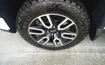 2024 GMC Sierra 1500 AT4 Crew Cab Short Bed - miniatura 9