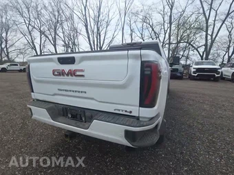 2024 GMC Sierra 2500HD AT4 Crew Cab Medium Bed