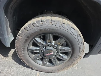 2024 GMC Sierra 2500HD AT4 Crew Cab Medium Bed - miniatura 9
