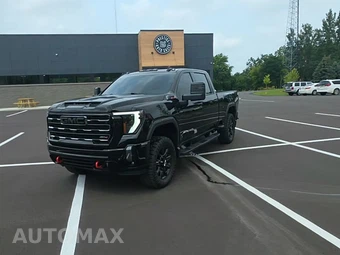 2024 GMC Sierra 2500HD AT4 Crew Cab Medium Bed