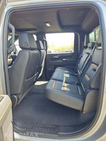2024 GMC Sierra 2500HD AT4 Crew Cab Medium Bed - miniatura 13