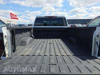 2024 GMC Sierra 2500HD AT4 Crew Cab Medium Bed - miniatura 14
