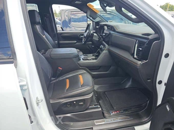 2024 GMC Sierra 2500HD AT4 Crew Cab Medium Bed - miniatura 18