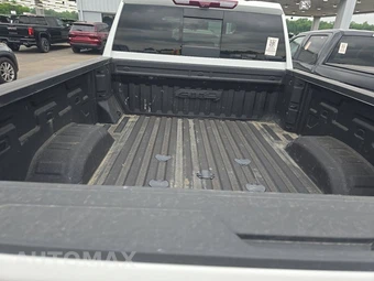 2024 GMC Sierra 2500HD AT4 Crew Cab Medium Bed - miniatura 16