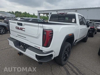 2024 GMC Sierra 2500HD AT4 Crew Cab Medium Bed - miniatura 4