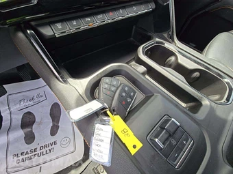 2024 GMC Sierra 2500HD AT4 Crew Cab Medium Bed - miniatura 8