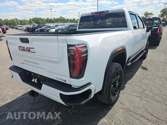 2024 GMC Sierra 2500HD AT4 Crew Cab Medium Bed - miniatura 3