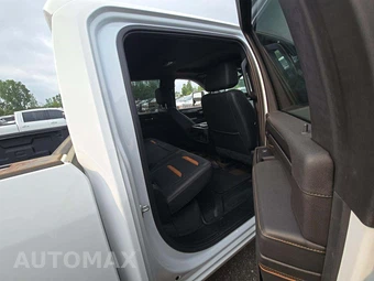 2024 GMC Sierra 2500HD AT4 Crew Cab Medium Bed - miniatura 16