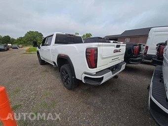 2024 GMC Sierra 2500HD AT4 Crew Cab Medium Bed - miniatura 2