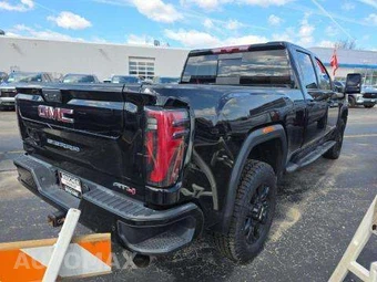 2024 GMC Sierra 2500HD AT4 Crew Cab Medium Bed - miniatura 3