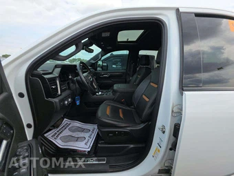 2024 GMC Sierra 2500HD AT4 Crew Cab Medium Bed - miniatura 6
