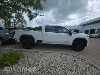 2024 GMC Sierra 2500HD AT4 Crew Cab Medium Bed - miniatura 4