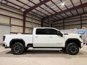 2024 GMC Sierra 2500HD AT4 Crew Cab Medium Bed 4SB - miniatura 3