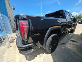 2024 GMC Sierra 2500HD AT4 Crew Cab Medium Bed 4SB - miniatura 3