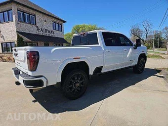 2024 GMC Sierra 2500HD AT4 Crew Cab Medium Bed 4SB - miniatura 3