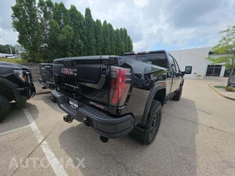 2024 GMC Sierra 2500HD AT4X Crew Cab Medium Bed - miniatura 3