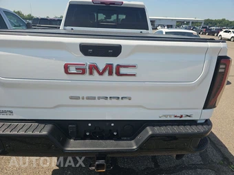 2024 GMC Sierra 2500HD AT4X Crew Cab Medium Bed - miniatura 16